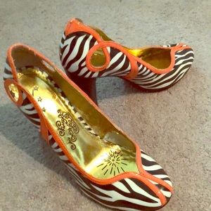 Super Cute Pumps size 8